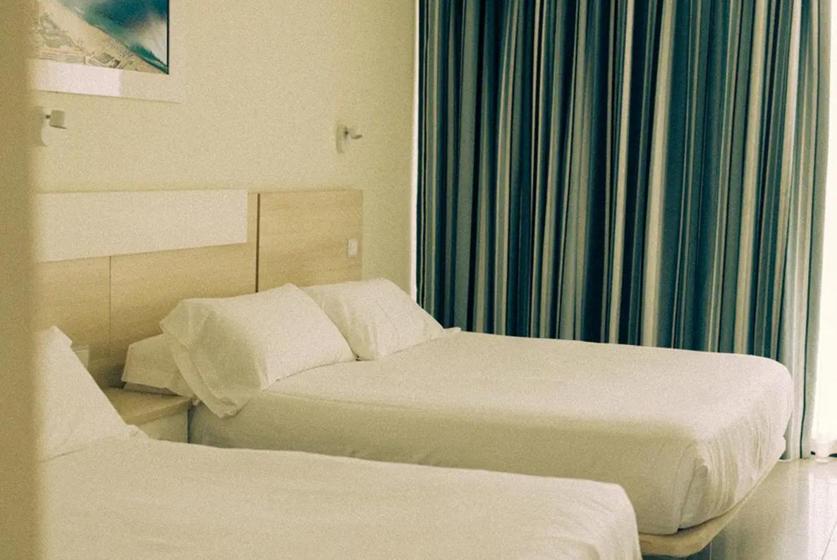 Marina Resort Benidorm - The Original Benidorm Vibe الغرفة الصورة