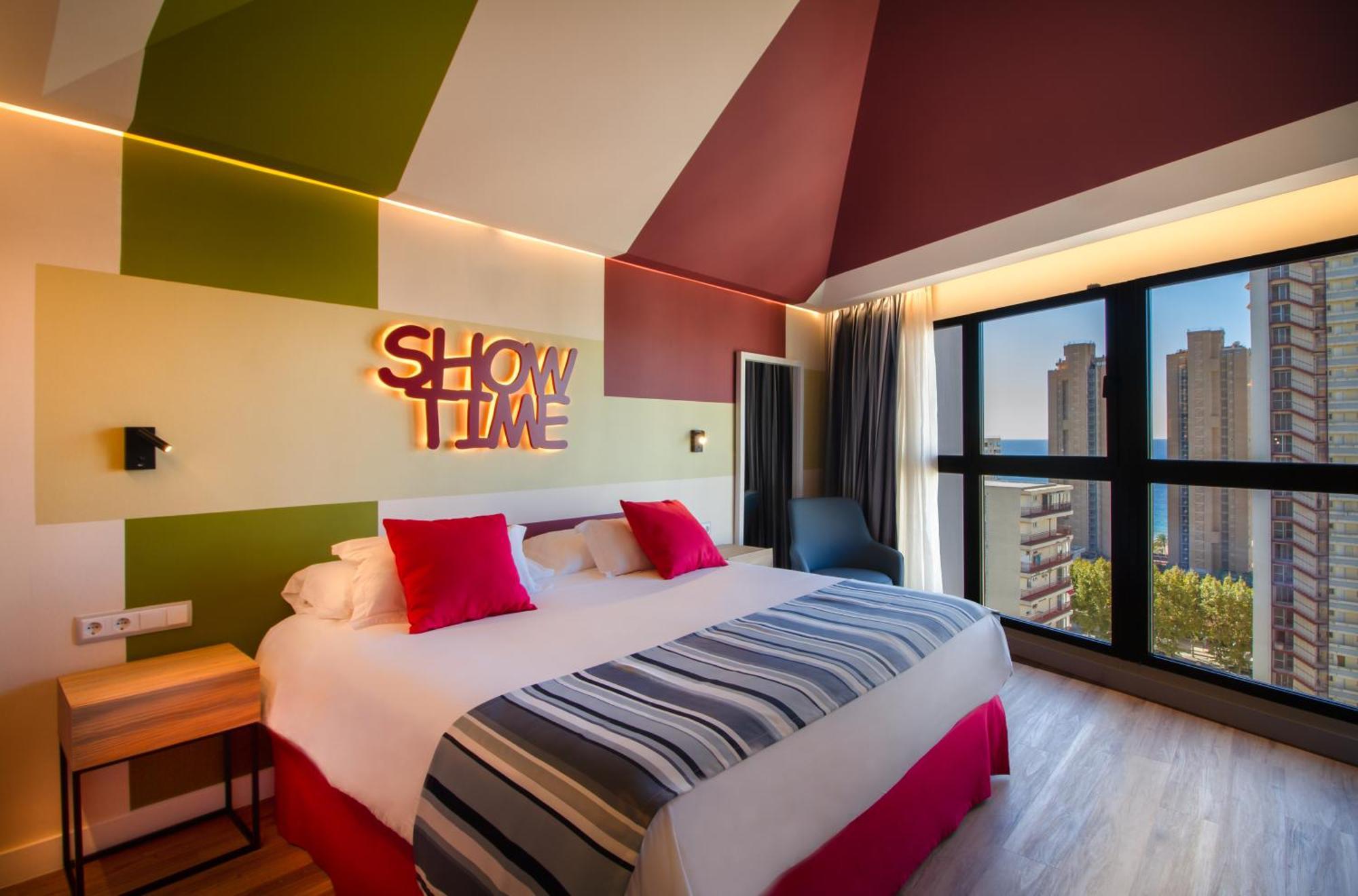 Marina Resort Benidorm - The Original Benidorm Vibe الغرفة الصورة